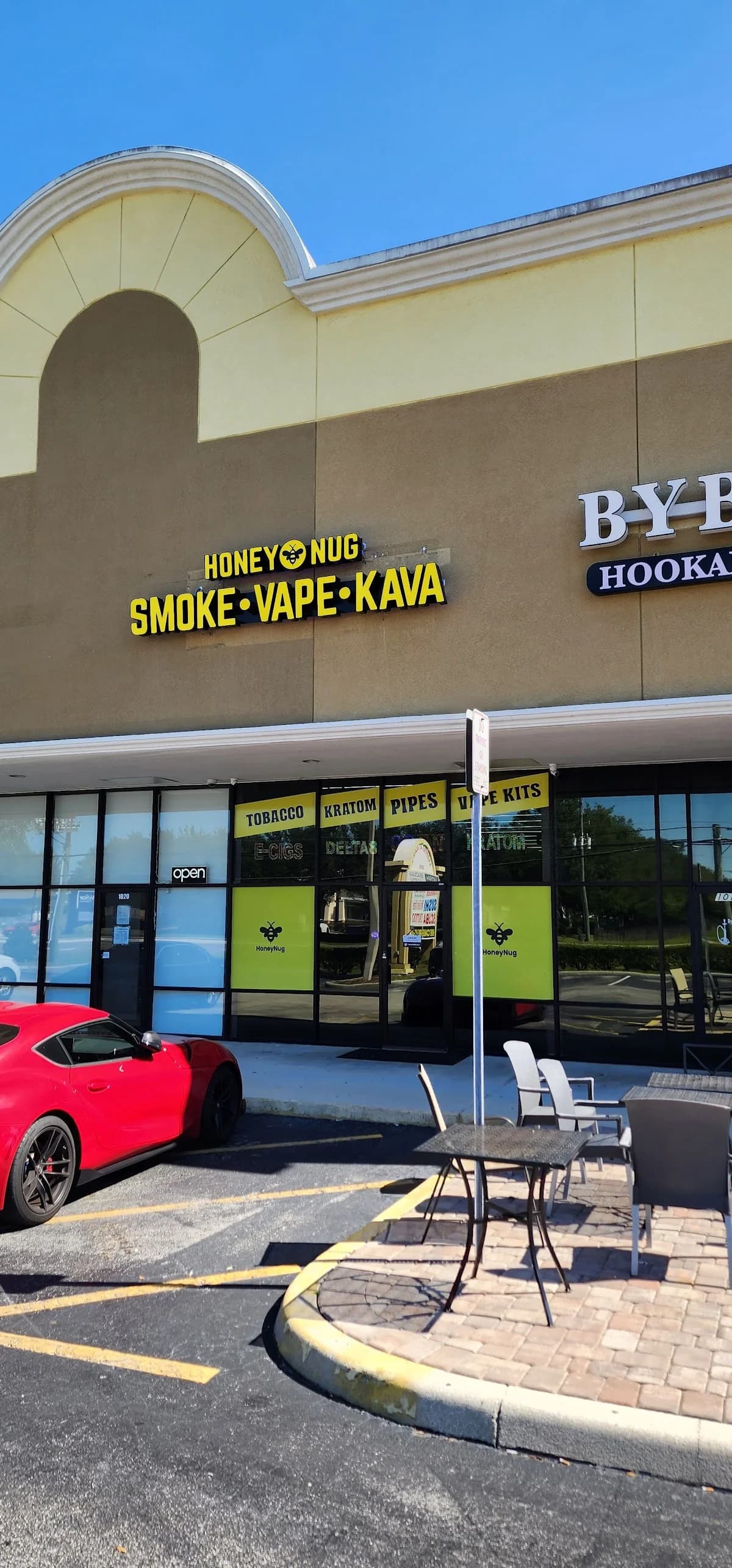 HoneyNug Smoke Shop & Kava - UCF | Kratom, CBD, Disposable Vapes, Hookah & Kava Lounge exterior